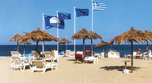 Γαλάζιες Σημαίες για τα Νέα Μεσάγγαλα – Διεθνής αναγνώριση για τρεις ακτές