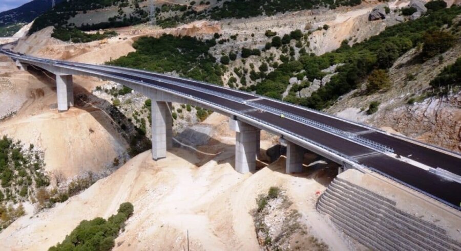 Αυτοκινητόδρομος Ε65: Στο 95% η πρόοδος των έργων στο τμήμα Καλαμπάκα-Εγνατία Οδός (βίντεο)
