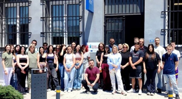 Mαθητευόμενοι του 1ου ΕΠΑΛ επισκέφθηκαν το Κέντρο Κοινότητας του Δήμου Τυρνάβου