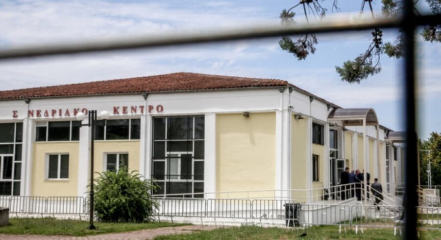Δίκη για τα Τέμπη: Αντιπαραθέσεις για τη βιντεοσκόπηση και τη φυσική παρουσία των κατηγορουμένων