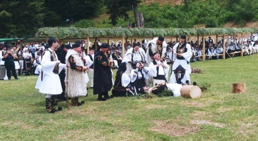 Οι Σαρακατσαναίοι αντάμωσαν και φέτος στα Περτουλιώτικα Λιβάδια – Μια κορυφαία γιορτή παράδοσης (φωτο)