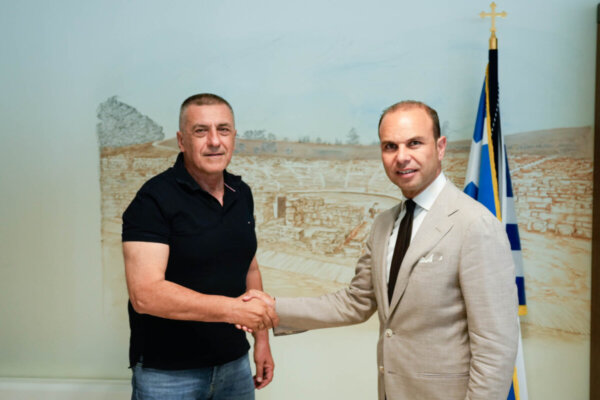 Στον Περιφερειάρχη Δημήτρη Κουρέτα ο νέος ιδιοκτήτης της ΑΕΛ Ζήσης Στυλιανός
