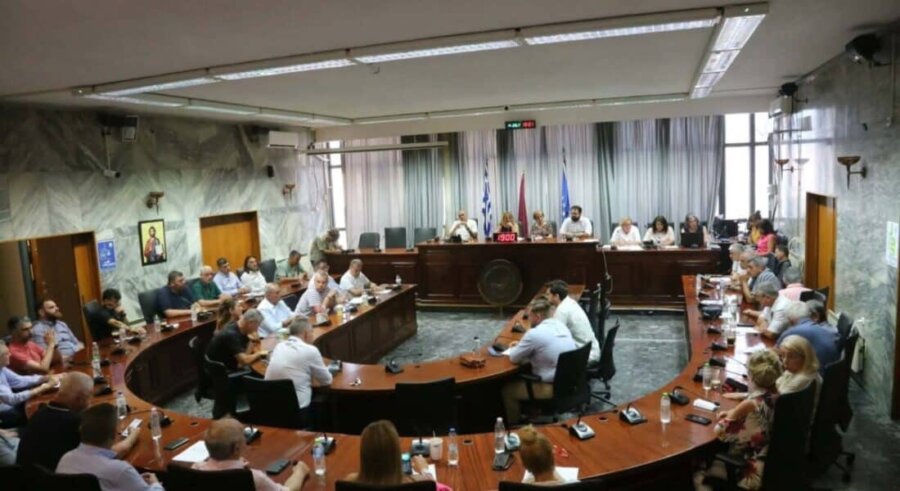 Το παζάρι της Λάρισας θα γίνει κανονικά αλλά συνεχίζει να προκαλεί αντιπαραθέσεις στο Δημοτικό Συμβούλιο