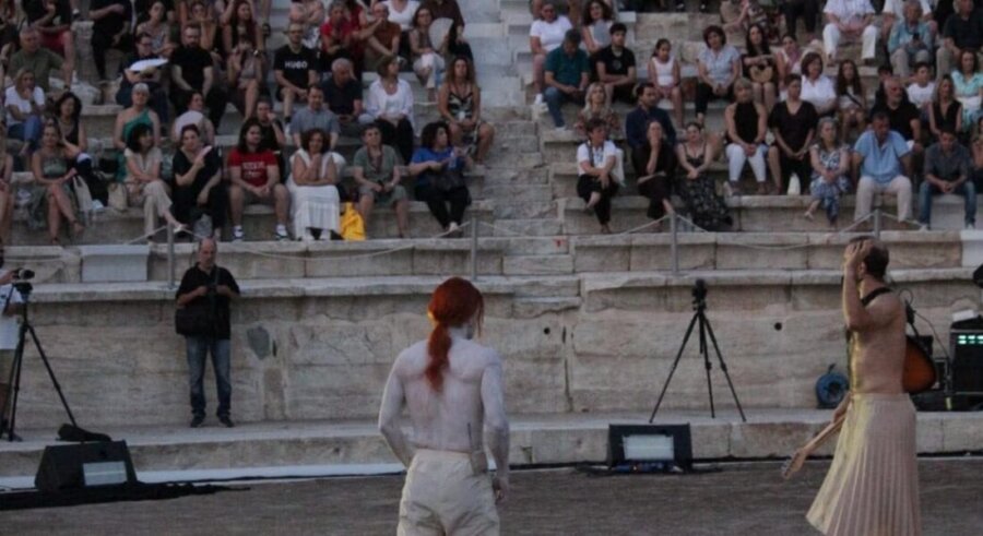 Το Αρχαίο Θέατρο Λάρισας φιλοξένησε την παράσταση «Η Αρπαγή της Περσεφόνης – Η επιστροφή» –