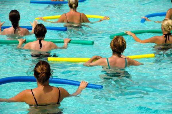 Μένη Λαζάρου: Δωρεάν aqua aerobic στις παραλίες του Βόλου και τουριστικές ξεναγήσεις στην πόλη