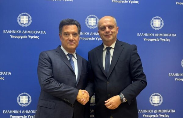 Άδωνις Γεωργιάδης με Χρήστο Καπετάνο: «Προτεραιότητα το νέο κτίριο του ΕΚΑΒ, οι ανακαινίσεις των Κέντρων Υγείας και η ενίσχυση των Νοσοκομείων στη Λάρισα»
