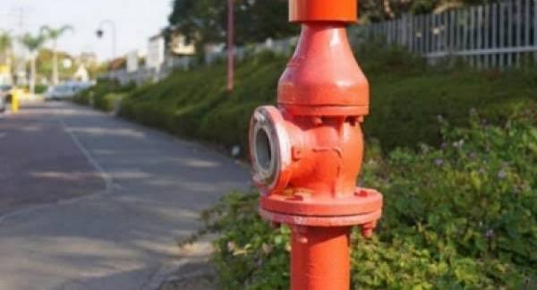 Συνελήφθη άνδρας στην Πρέβεζα που έκλεψε νερό από πυροσβεστικό κρουνό
