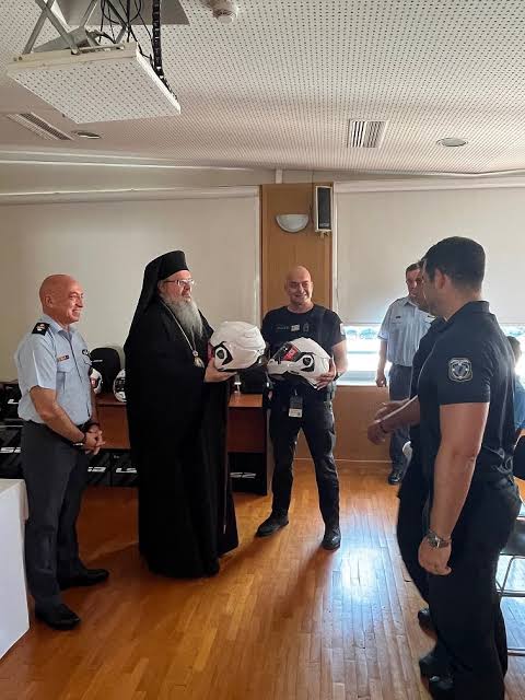 Δωρεά της Μητρόπολης Λαρίσης και Τυρνάβου στην ομάδα «ΔΙΑΣ» της ΕΛ.ΑΣ.