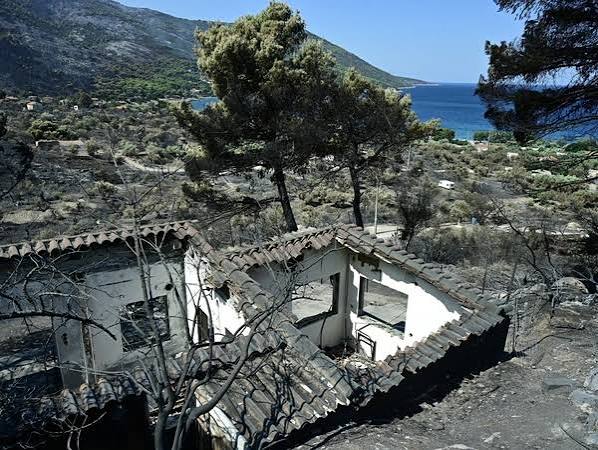 Πόρτο Γερμενό: Οι κάτοικοι επιστρέφουν στις καμένες περιουσίες τους – Aπό τη Δευτέρα οι αιτήσεις για αποζημιώσεις