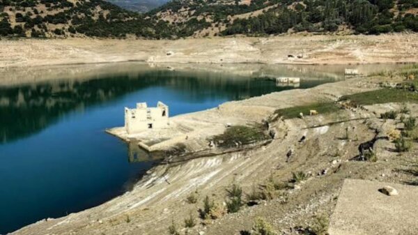 Ελβετία: Στο χαμηλότερο επίπεδο από το 1951 η στάθμη της λίμνης της Ζυρίχης