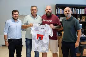 Στο πλευρό της ΑΕΛ Futsal η Περιφέρεια Θεσσαλίας – Συνάντηση Κουρέτα με τη διοίκηση της ομάδας