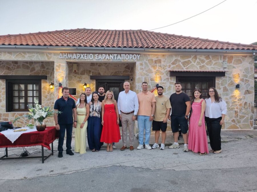 Ο Δήμος Ελασσόνας αποδέχθηκε τη δωρεά του Συλλόγου Σαρανταπόρου για την αισθητική αναβάθμιση του δημοτικού κτιρίου