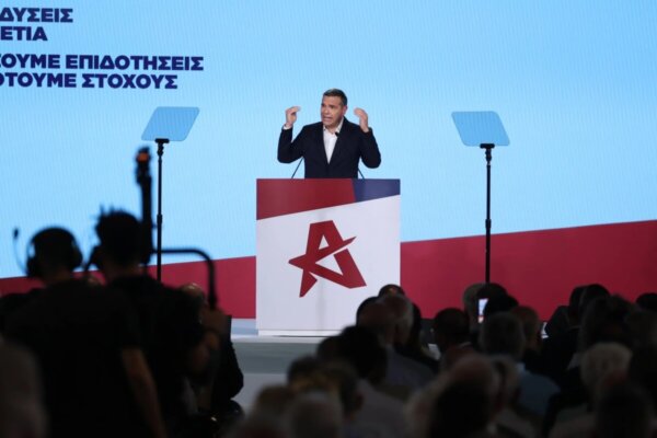 Αλέξης Τσίπρας: Δεσμεύτηκε για τη μεταφορά του Υπουργείου Αγροτικής Ανάπτυξης στη Λάρισα