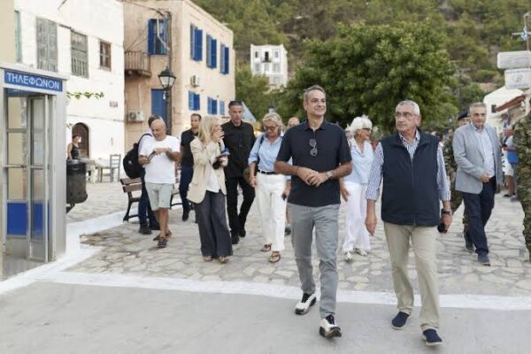 Μήνυμα συνοχής Μητσοτάκη από το Καστελόριζο: Η κυβέρνηση είναι δίπλα σε κάθε πολίτη – Περιοδεία σε έργα και υποδομές στην περιοχή