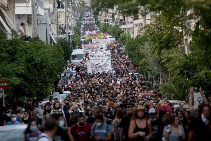 Θεσσαλονίκη: 3.000 κόσμου στην αντιφασιστική πορεία για τα 13 χρόνια από τη δολοφονία του Παύλου Φύσσα