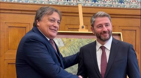 Στo ΠΑΣΟΚ Αλέξανδρος Αυλωνίτης – «Ενώνουμε τις δυνάμεις μας για την πολιτική αλλαγή», το μήνυμα Ανδρουλάκη