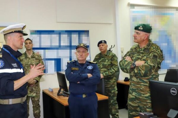 Στο Στρατηγείο της επιχείρησης «Ασπίδες» στη Λάρισα ο Αρχηγός ΓΕΕΘΑ