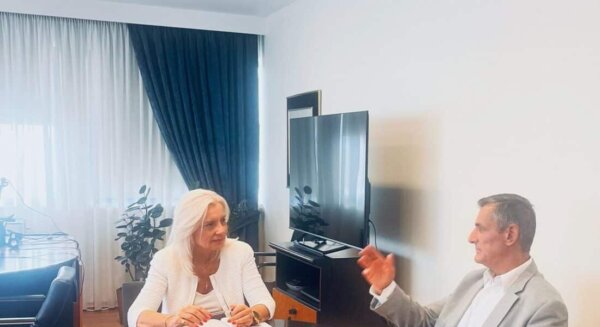 Συνάντηση Καραλαριώτου – Ζαφειρόπουλου στη Λάρισα για τη συνεργασία των Αποκεντρωμένων Διοικήσεων