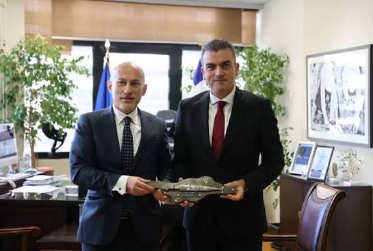 Επίσκεψη του πρόξενου της Γεωργίας στην Ελλάδα στο δημαρχείο της Λάρισας