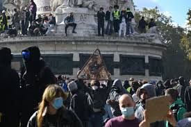 Γαλλία: Βανδαλισμοί στα δημαρχεία της Μασσαλίας και της Λιλ – «Πεδίο μάχης» το Παρίσι