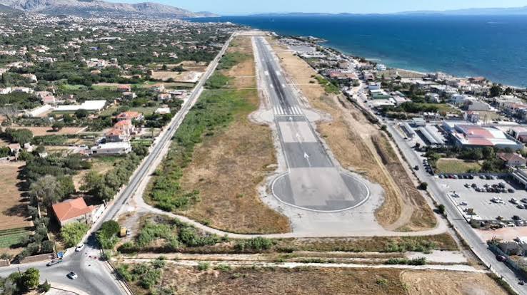 Χίος: Τετράμηνο «λουκέτο» στο αεροδρόμιο – Μεγάλη συγκέντρωση και «αγωνία για την επόμενη ημέρα»